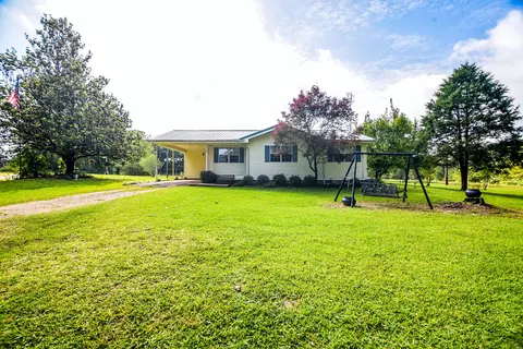 14 Lowell Garner Ln, Carson, MS 39427