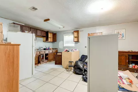 11 Chickasaw St, Laurel, MS 39440 photo 3