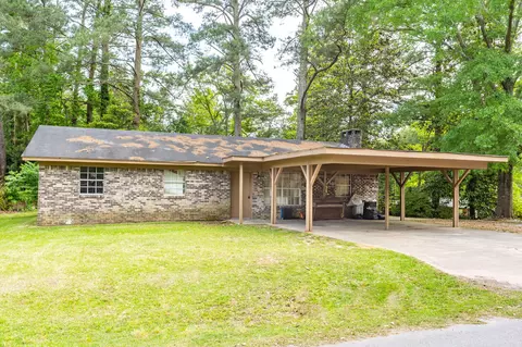 11 Chickasaw St, Laurel, MS 39440 photo 2