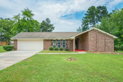 140 Pine Dr, Hattiesburg, MS 39401