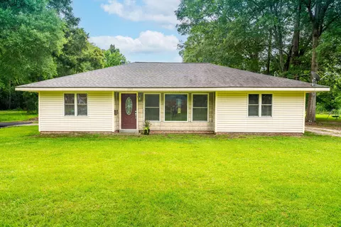 101 Elaine Dr, Petal, MS 39465