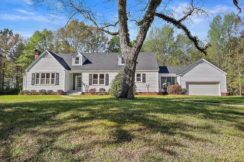 35 Salem Church Rd, Collins, MS 39428