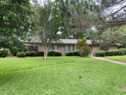 106 Hillendale, Hattiesburg, MS 39402