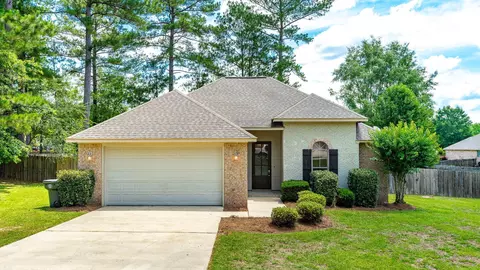 55 Travertine Dr, Hattiesburg, MS 39402