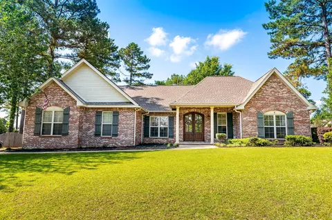2 Rio Dosa Dr, Hattiesburg, MS 39402