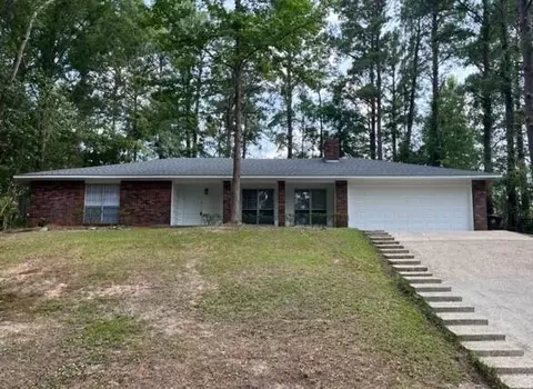 3 Chalmett Cir, Hattiesburg, MS 39402