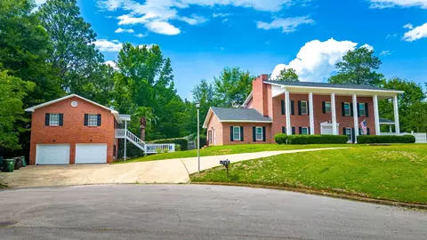 1 Valmont Cir, Hattiesburg, MS 39402