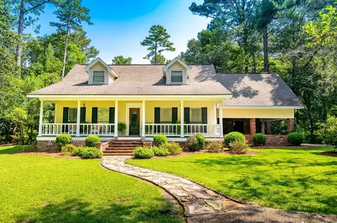40 Summer Pl, Hattiesburg, MS 39402