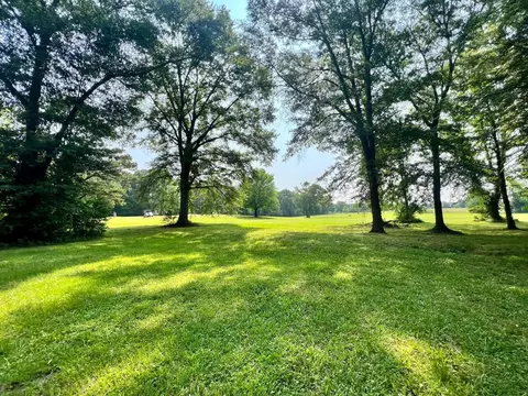 Nn Par Dr., Collins, MS 39428