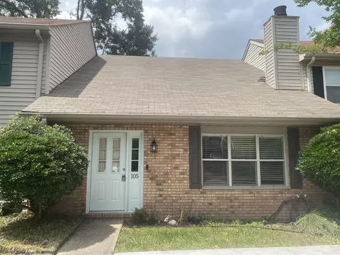105 Brookwood Ln, Hattiesburg, MS 39401