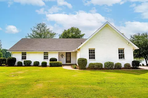 28 Fathom Cir, Hattiesburg, MS 39402