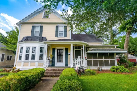 807 Rebecca Ave, Hattiesburg, MS 39401