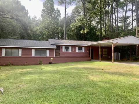 37 Oak Crst, Laurel, MS 39440