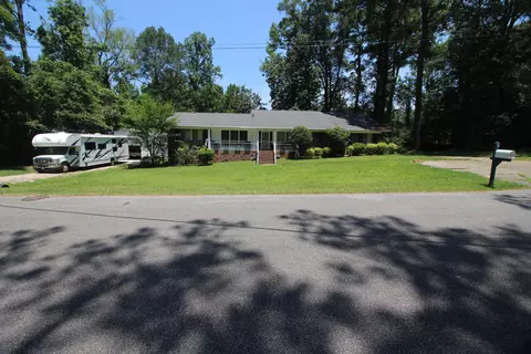815 Cherry Ln, Laurel, MS 39440