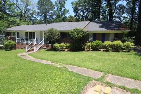815 Cherry Ln, Laurel, MS 39440 photo 2
