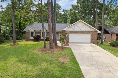 106 Alexander Dr, Hattiesburg, MS 39402