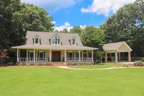 128 Dogwood Ln, Hattiesburg, MS 39402