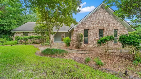 726 Scruggs Rd, Sumrall, MS 39482