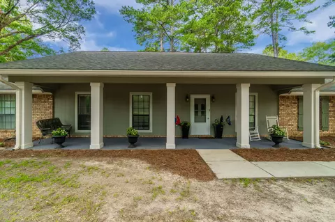 1283 Augusta Rd, Ellisville, MS 39437