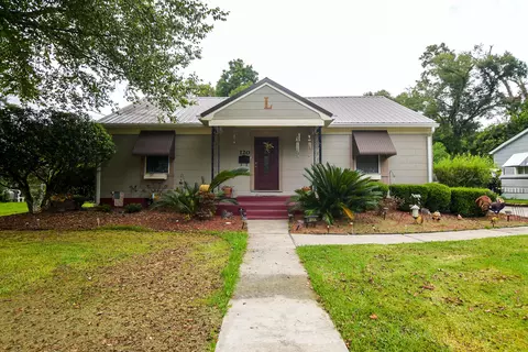 120 W Cherry Dr, Petal, MS 39465