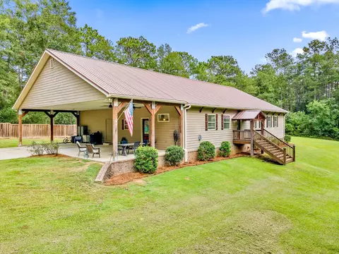1078 N Lake Estates Dr, Hattiesburg, MS 39402