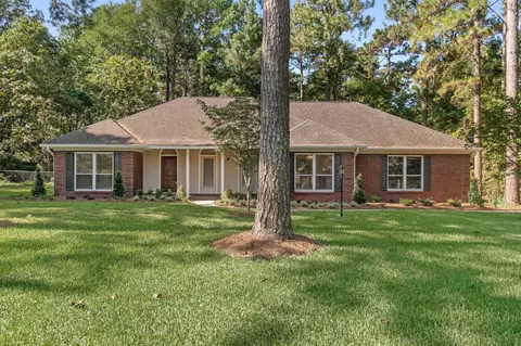 105 Hickory Cir, Petal, MS 39465
