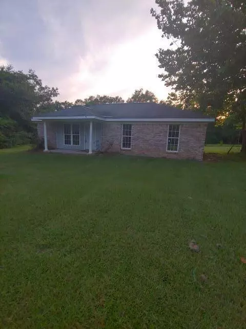 521 Oscar Lee Rd, Poplarville, MS 39470