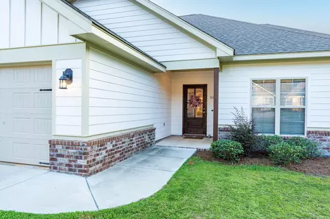 51 E Locust St, Sumrall, MS 39482 photo 3