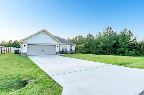 51 E Locust St, Sumrall, MS 39482 photo 4