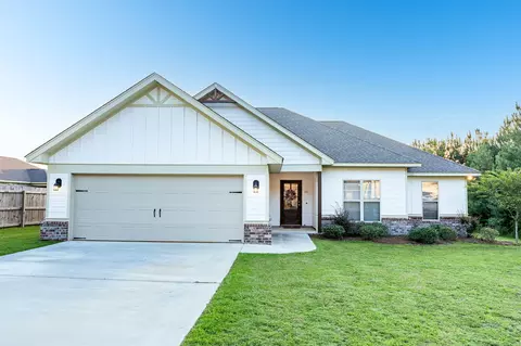 51 E Locust St, Sumrall, MS 39482