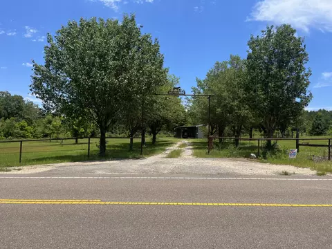 200 Yawn School Rd, Lumberton, MS 39455