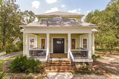 1021 N Main St, Columbia, MS 39429