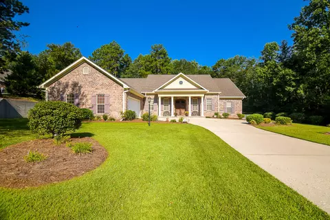 110 Shadow Lake Dr, Hattiesburg, MS 39402