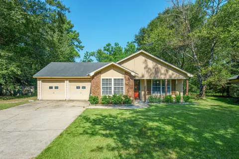 406 Sam Rayburn Dr, Hattiesburg, MS 39402