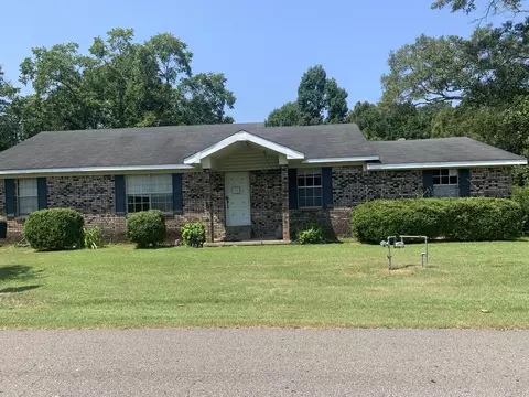 135 Eastview Dr, Laurel, MS 39443