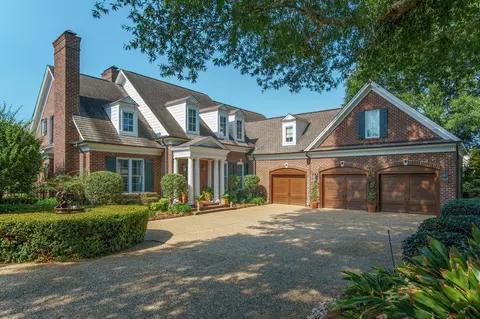70 Canebrake Blvd, Hattiesburg, MS 39402