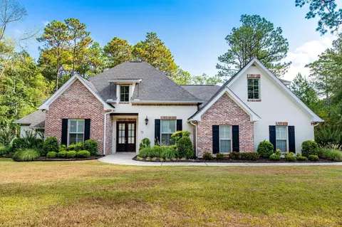 73 Brookhollow Blvd, Hattiesburg, MS 39402