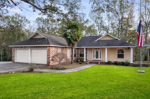 523 Hickory St, Ellisville, MS 39437
