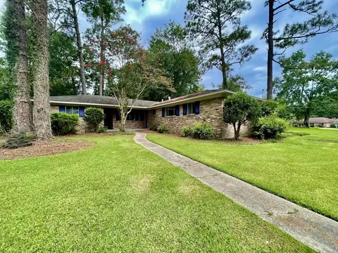 355 Emerson Dr, Hattiesburg, MS 39401