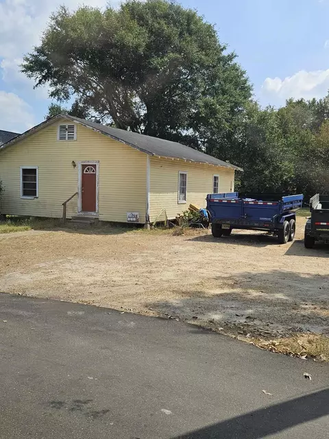 105 Mckinnon, Petal, MS 39465