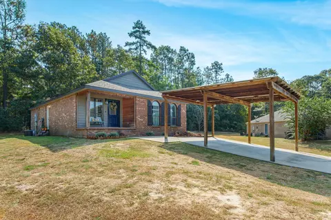 16 Cody Ln, Hattiesburg, MS 39402