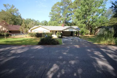 4 Ole Miss Dr, Laurel, MS 39440