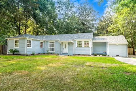 1912 Mamie St, Hattiesburg, MS 39401