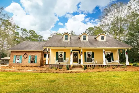 2560 Gates Rd, Bassfield, MS 39421