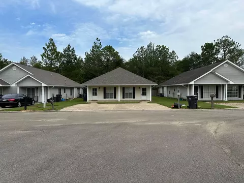 220 Hawthorne, Hattiesburg, MS 39402