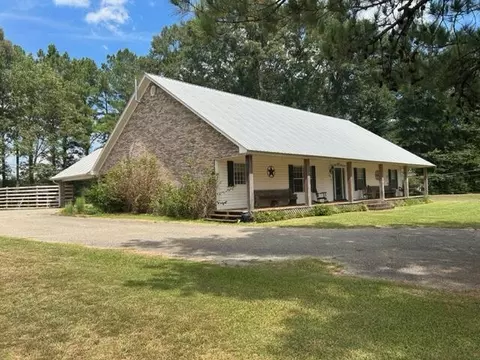 127 Country Cir, Ellisville, MS 39437