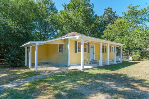 1616 Adeline St, Hattiesburg, MS 39401