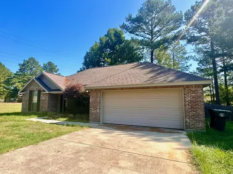 47 Travertine Dr, Hattiesburg, MS 39402