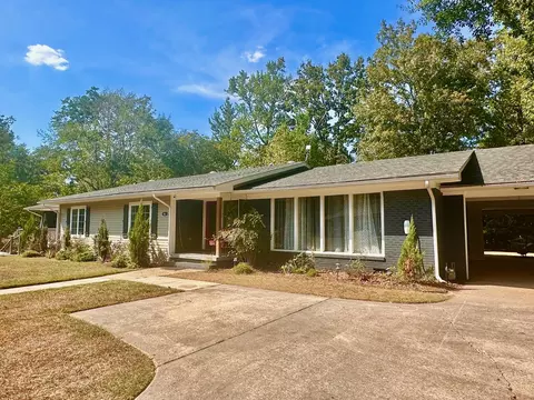 107 Beverly Ln, Hattiesburg, MS 39402