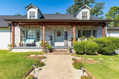 1336 Hill Dr, Laurel, MS 39440